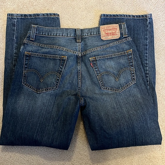 Men’s Levi’s.  Relaxed Straight 559. - Picture 2 of 4